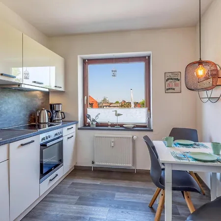 Nice Apartment In Westerdeichstrich With Wifi *