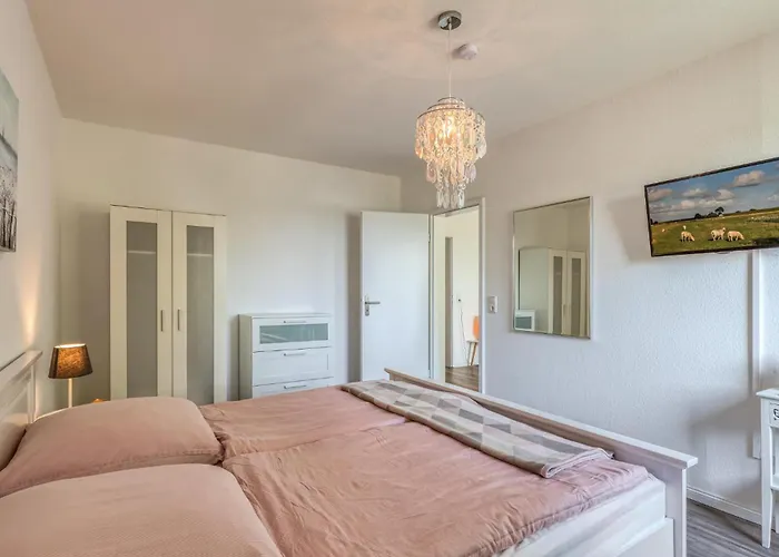 Lovely In Westerdeichstrich